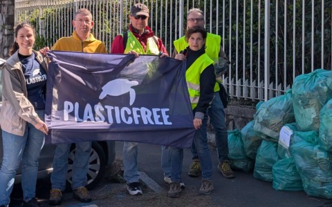 Malgrate: pulizia del lungolago al Porto con i volontari