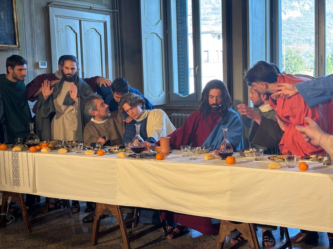A Civate l’Ultima Cena di Leonardo prende vita con gli attori delle Sacre Rappresentazioni di Romagnano Sesia