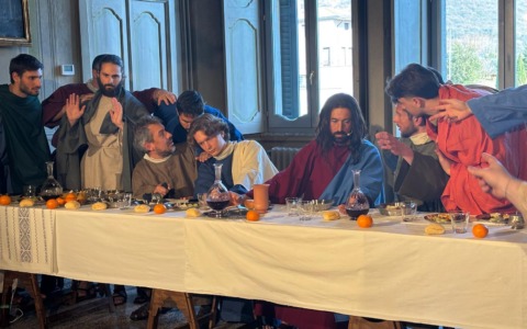 A Civate l’Ultima Cena di Leonardo prende vita con gli attori delle Sacre Rappresentazioni di Romagnano Sesia