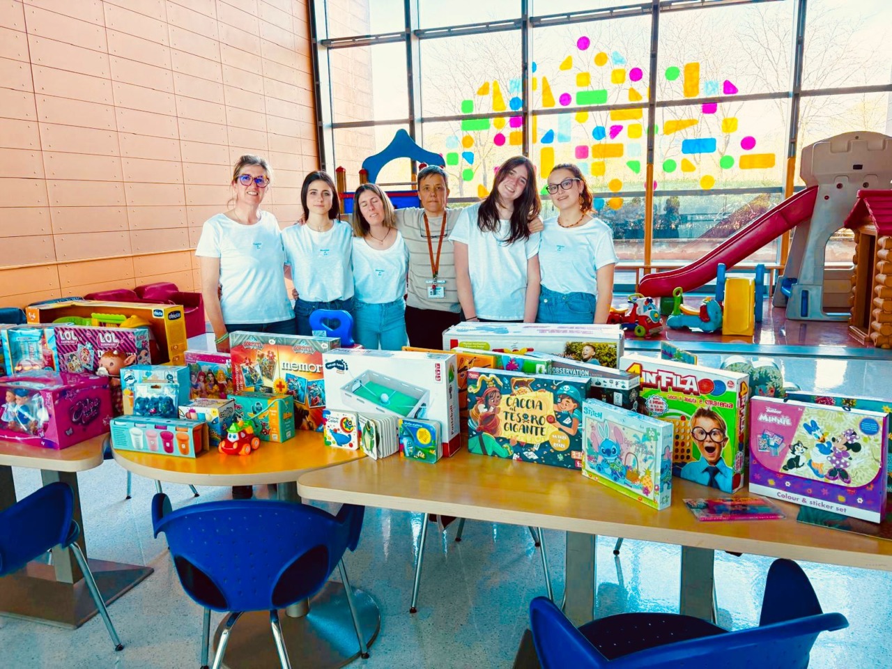 “Illumina di Blu” ha consegnato alla Nostra Famiglia giochi in vista della giornata mondiale dell’autismo