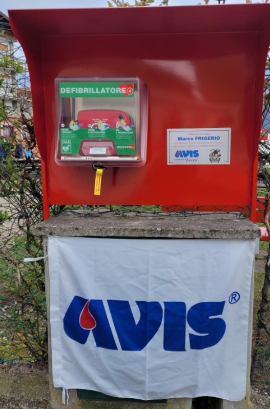 Installato con Avis un nuovo defibrillatore a Cassina Valsassina