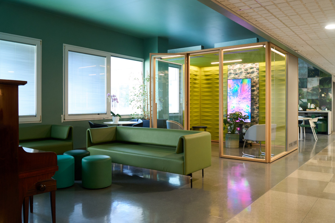 Il respiro della natura diventa cura: l’opera di Nicola Villa all’Hospice Resegone