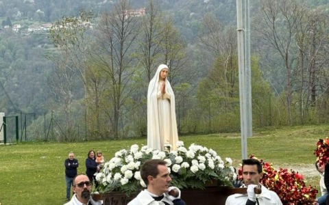 La Madonna di Fatima atterra a Parlasco