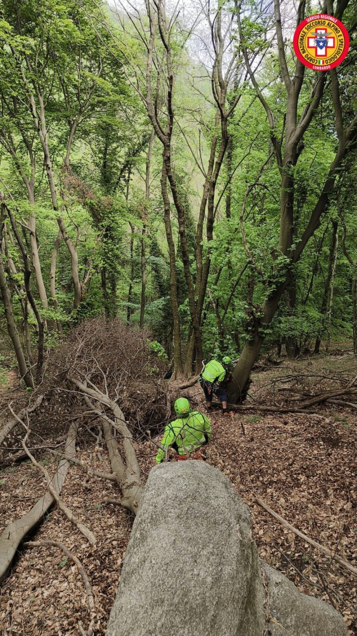 Escursionista ferito nei boschi di Sambrosera: intervento del Soccorso Alpino e recupero con elisoccorso