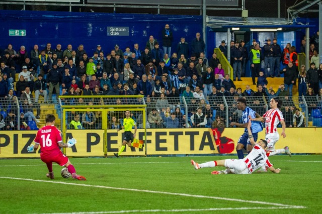 Il Lecco trova la sorpresa nell’uovo: 2-0 al Vicenza campione