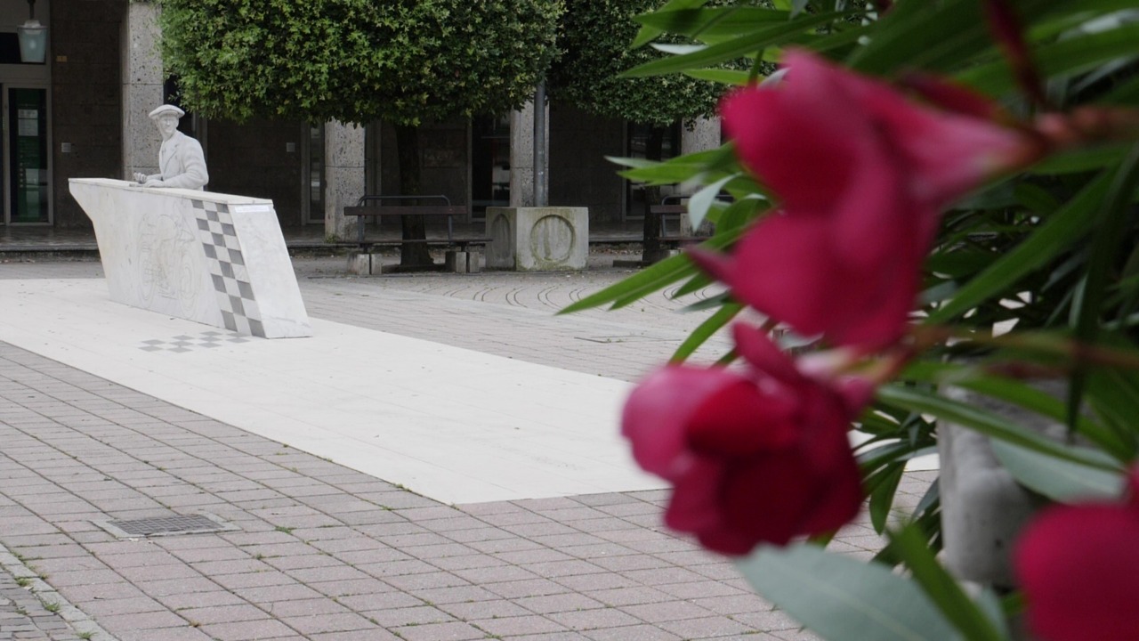 Mandello: restauro del Monumento a Carlo Guzzi