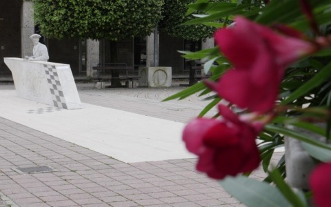 Mandello: restauro del Monumento a Carlo Guzzi