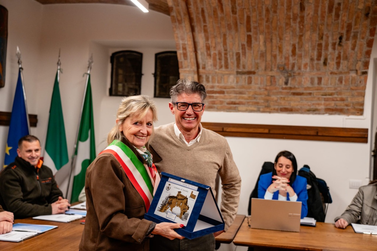 Introbio saluta il Luogotenente Antonio de Vincenzo