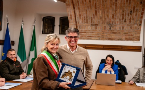 Introbio saluta il Luogotenente Antonio de Vincenzo