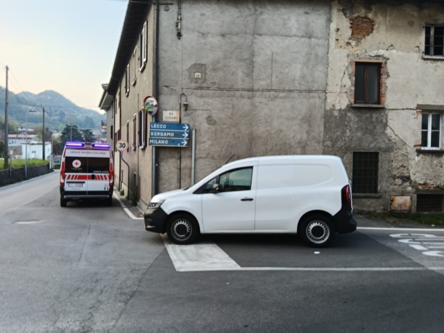 Tragedia a Calolziocorte: uomo di 61 anni trovato morto in auto