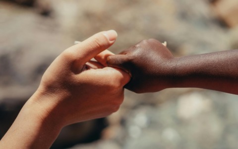 Quando la relazione  diventa complessa: un incontro a Lecco per comprendere il vissuto dei figli adottivi