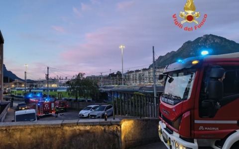 Lecco, principio di incendio su un treno: intervento dei Vigili del Fuoco