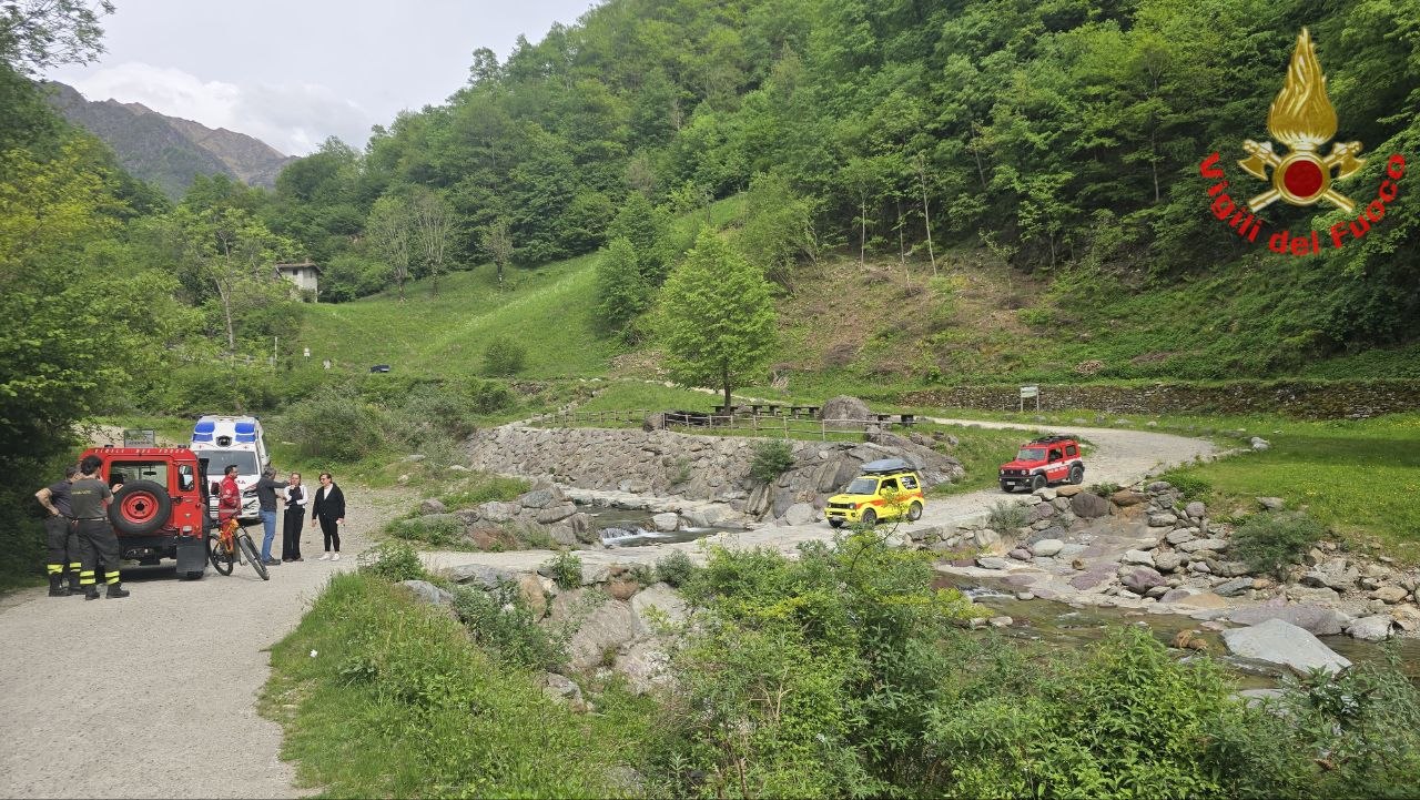 Premana,  62enne cade dalla moto: soccorsi in zona impervia con intervento VVF e CNSAS