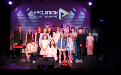 “Weekend Vibes ’26”: che successo il saggio di fine anno di Evolution Music Academy!