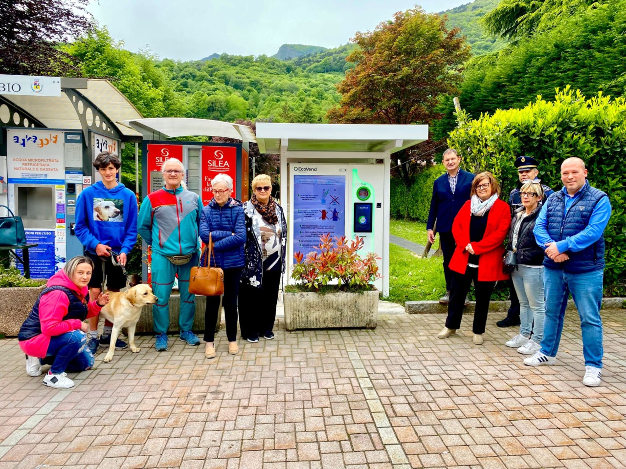 Ballabio, inaugurato il “mangiaplastica”: nuova spinta alla raccolta smart del PET