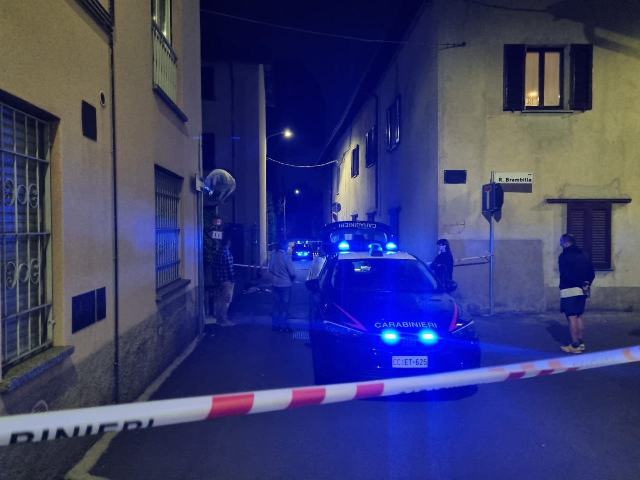 17enne accoltellato a Calco lotta per la vita