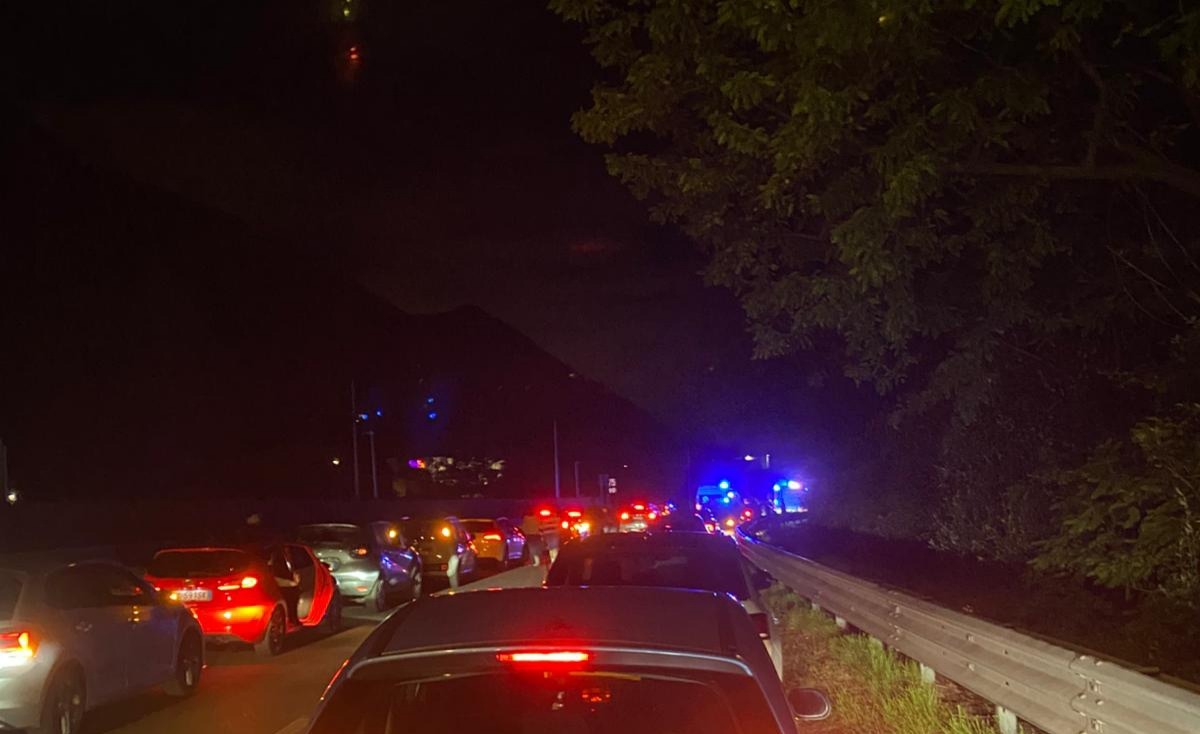 Tragedia nella notte a Valmadrera: Samuele Nava muore a 28 anni dopo un violento incidente in moto