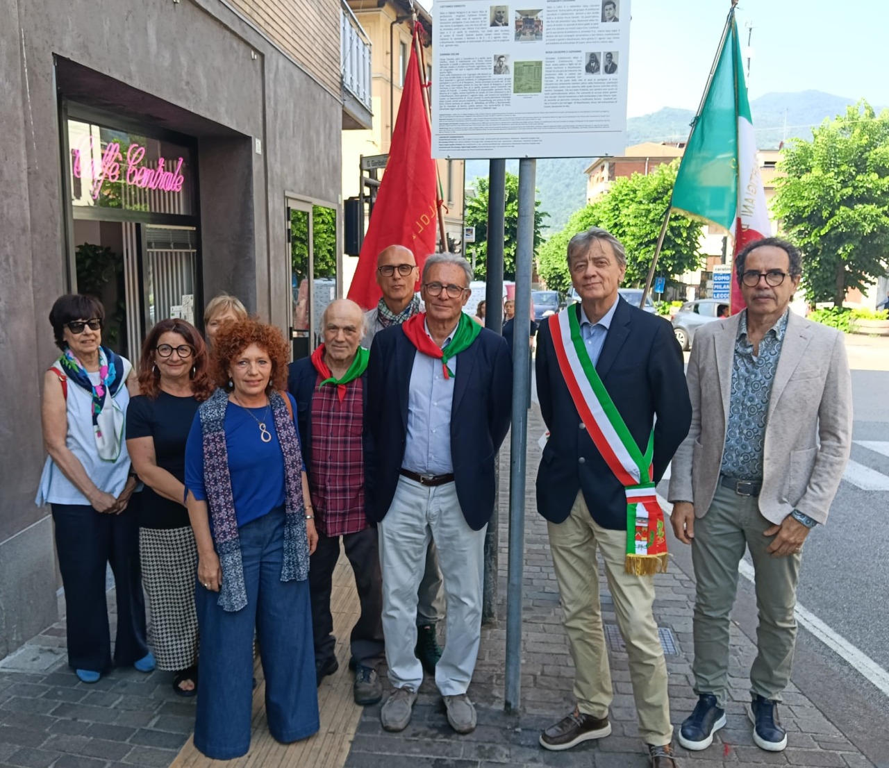 Una targa dedicata ai deportati