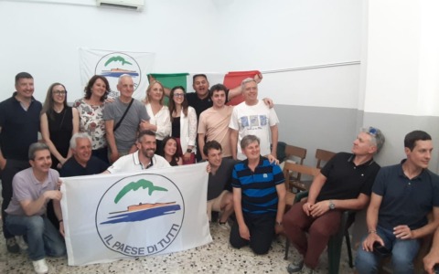 A Mandello stravince Riccardo Fasoli, confermato sindaco per la terza volta: “I cittadini hanno riconosciuto la politica del fare”