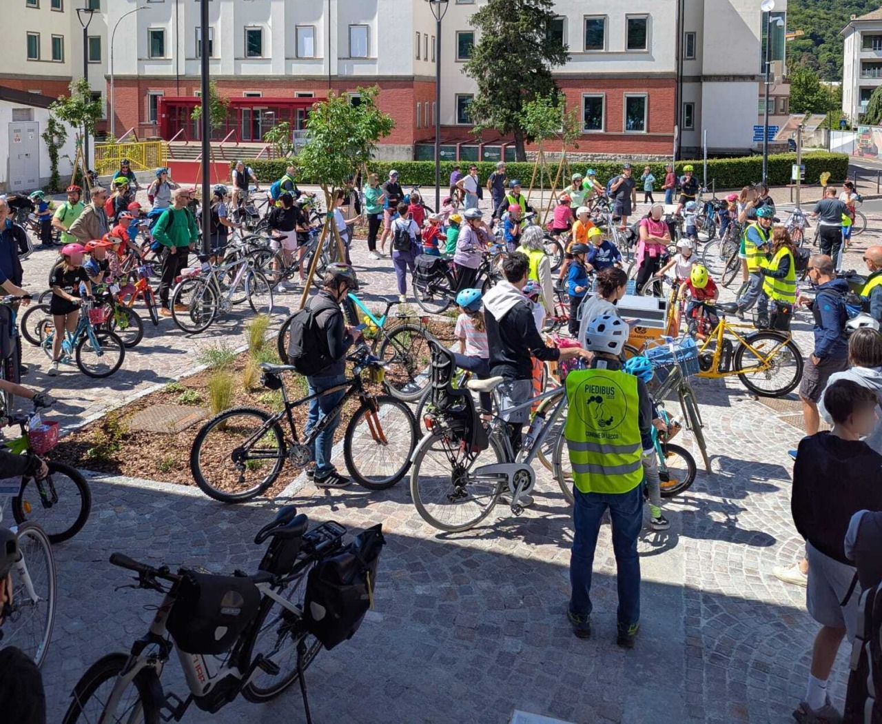 Bimbimbici 2026: a Lecco una festa della mobilità sostenibile grazie al Piedibus