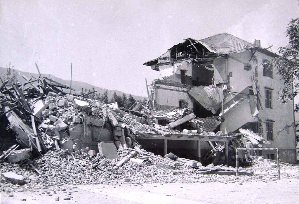Lecco riceve la cittadinanza onoraria da Forgaria nel Friuli per la solidarietà dopo il terremoto del 1976