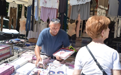 Mercato rionali a Lecco, la sperimentazione piace a cittadini e ambulanti
