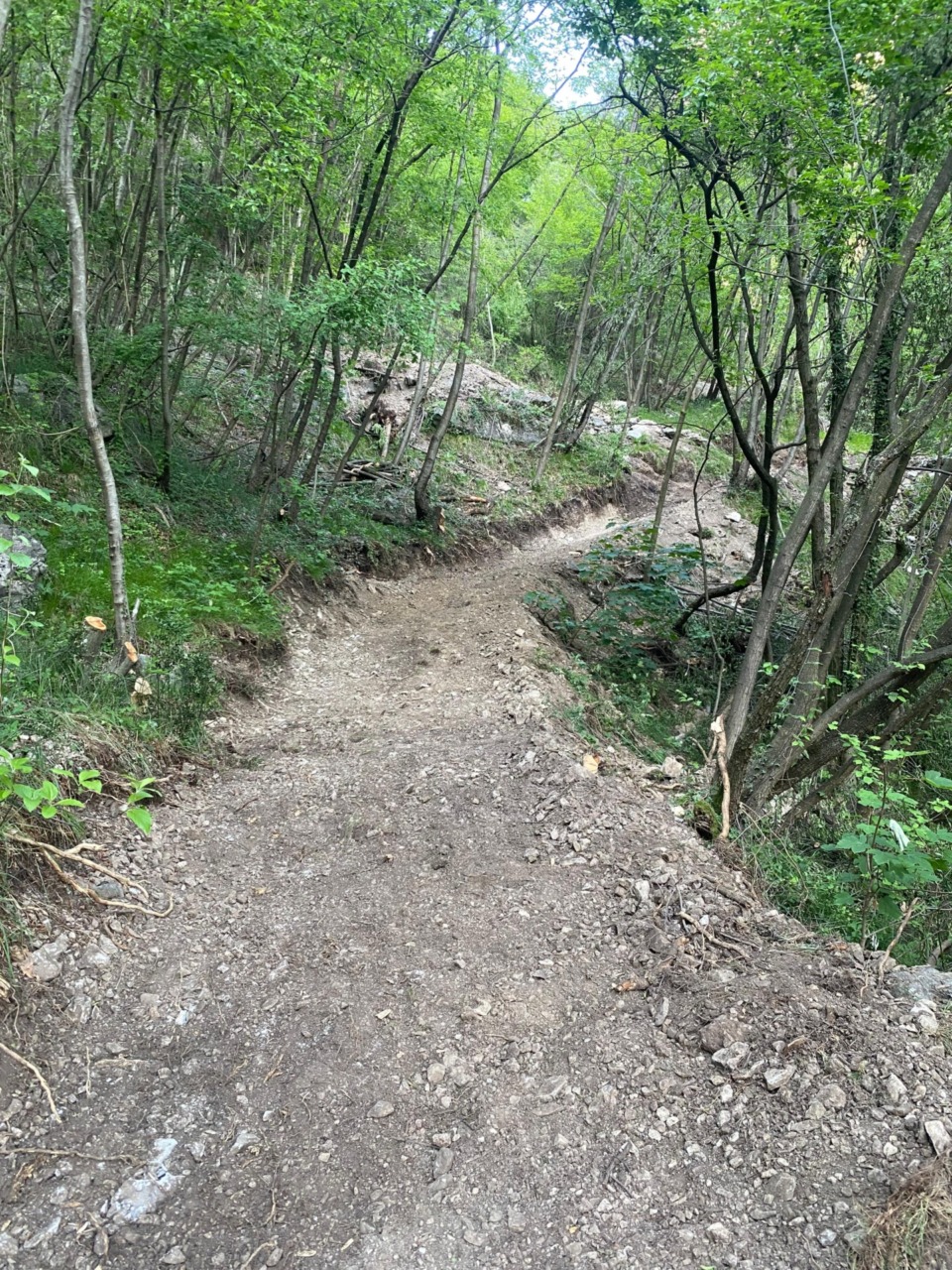 CAI Lecco contro la Transorobica: “Una ferita sul Monte Due Mani, così non si valorizza la montagna”