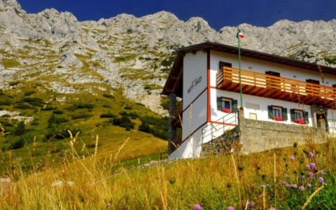 Raid al Rifugio Bietti-Buzzi: spariscono viveri e bombole destinati alla montagna