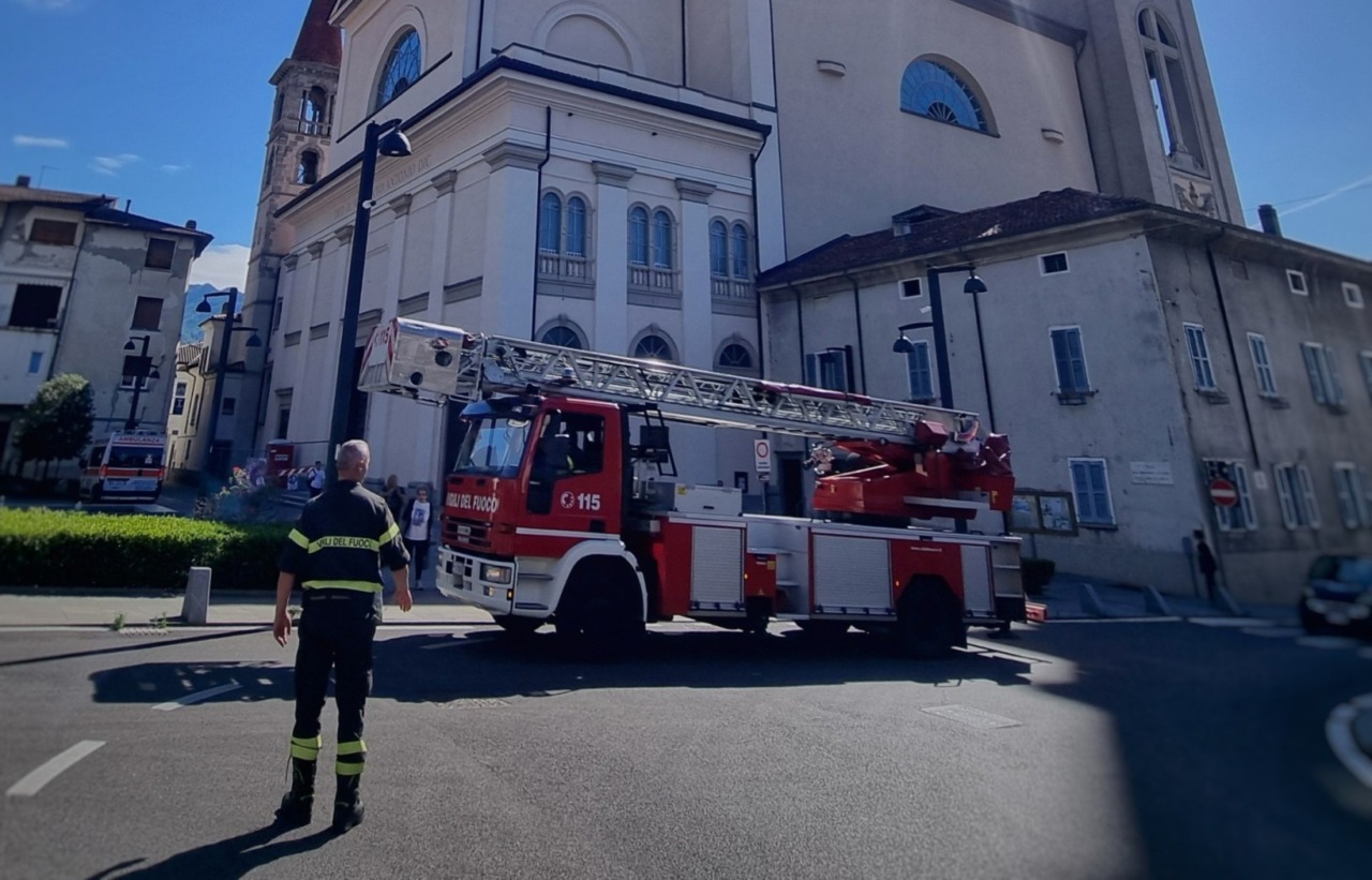 Valmadrera, soccorso in via Cavour: persona caduta e bloccata in casa