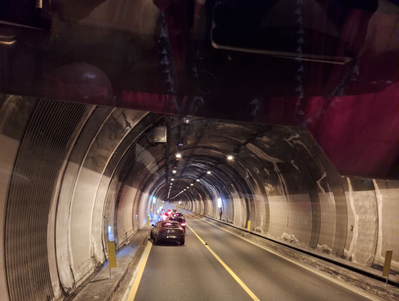 Incidente nella galleria Borbino sulla SS36: chiusa temporaneamente  la corsia di sorpasso verso Milano