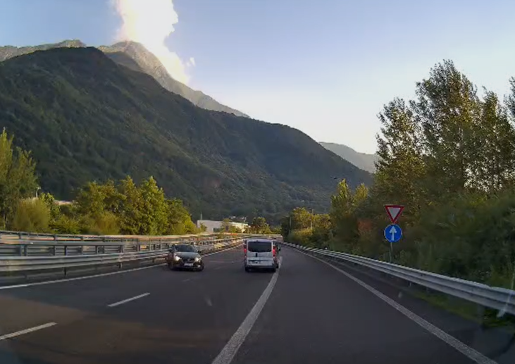 Contromano sulla Statale 36, il Soccorso Bellanese evita il peggio: tragedia sfiorata al Trivio di Fuentes