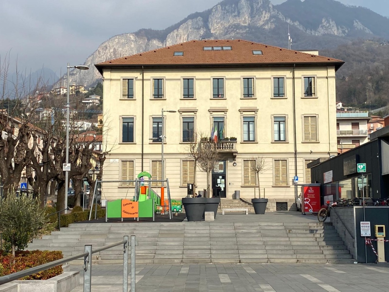 Smartworking dai Caraibi per il responsabile dell’Ufficio tecnico: esplode la polemica