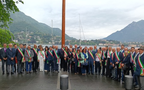 Sotto il Tricolore…. e la pioggia: Lecco celebra gli 80 anni della Repubblica Italiana