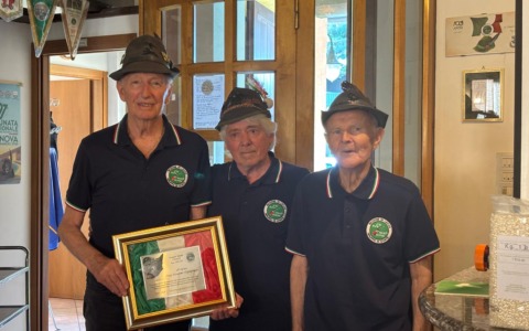 Civate: gli Alpini festeggiano il 25esimo anniversario della loro sede