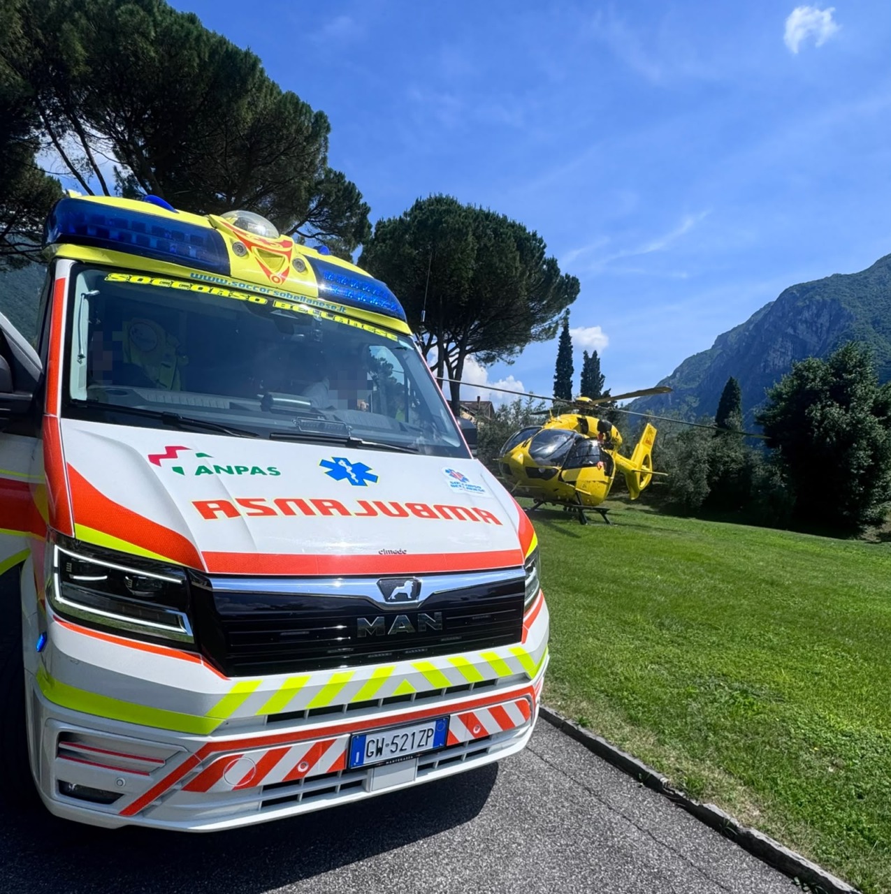 Paura al Parco Ulisse Guzzi: 35enne rischia di annegare, salvato da bagnini e soccorritori