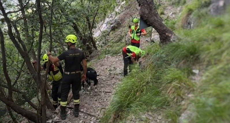 Massi caduti alla falesia Lariosauro, sul monte San Martino: intervento dei Vigili del fuoco