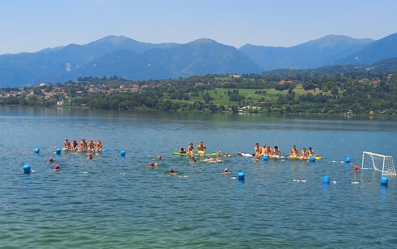 Lago di Pusiano: un successo la giornata di pallanuoto “ad acqua aperta”