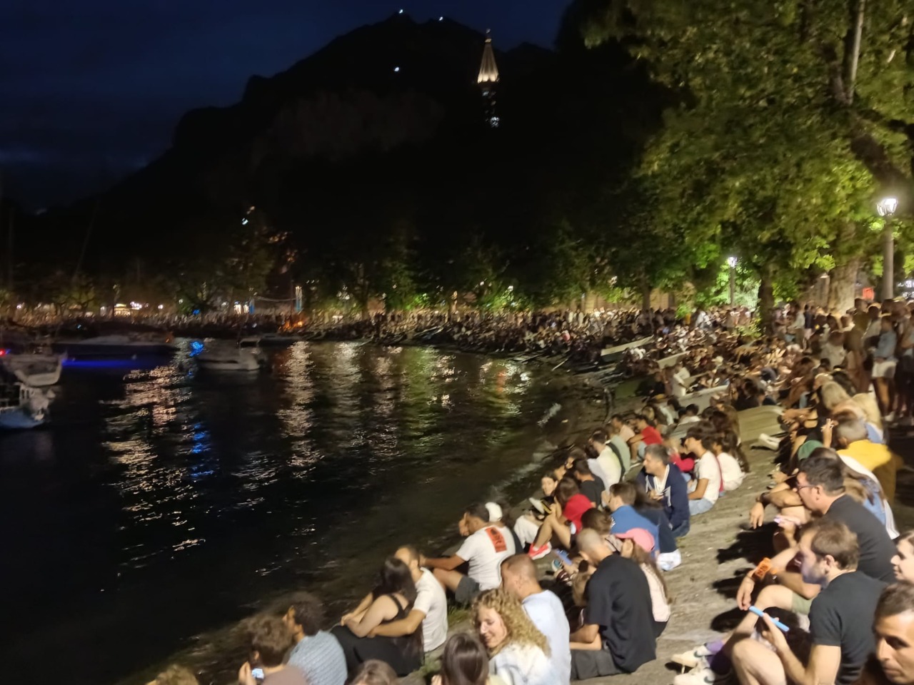 Vento troppo forte a Lecco: rinviati a lunedì i fuochi