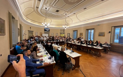 Lecco, Consiglio comunale al vetriolo. Boscagli: “Noi affidabili e credibili”