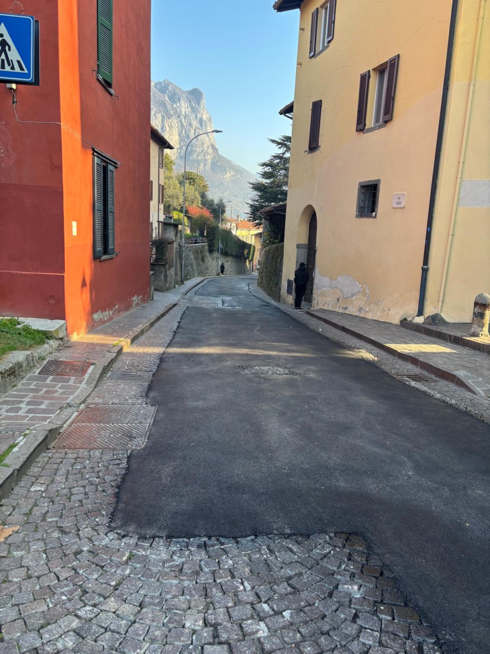Malgrate: da venerdì 12 giugno in vigore il senso unico in direzione discendente in via Agudio