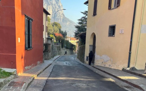 Malgrate: da venerdì 12 giugno in vigore il senso unico in direzione discendente in via Agudio