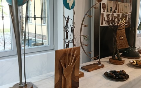Le sculture di Vito Mele in mostra in biblioteca