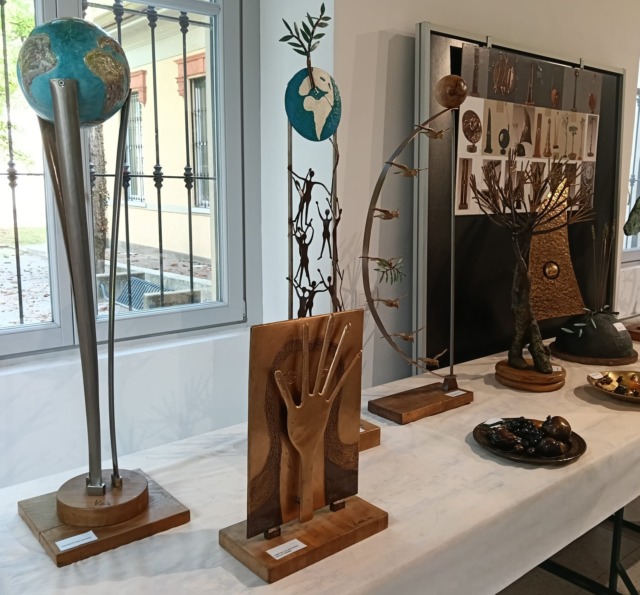 Le sculture di Vito Mele in mostra in biblioteca