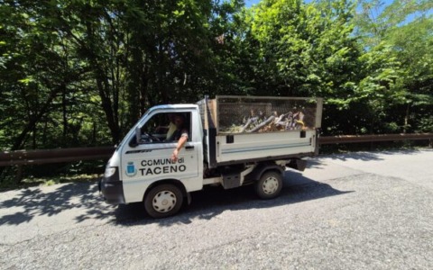 A Taceno volontari in azione per ripulire le strade