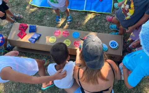 «Lario Sicuro» arriva sulle spiagge: laboratori per bambini a Colico e Mandello