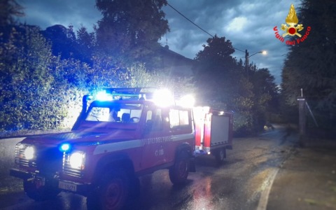 Bomba d’acqua sul Meratese: 30 interventi dei Vigili del Fuoco