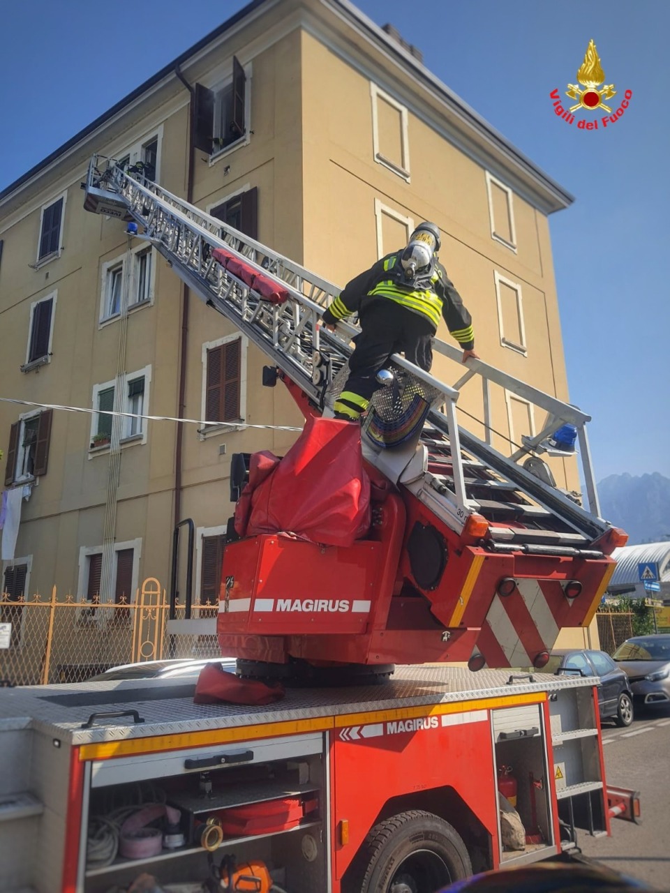 Lecco, principio d’incendio in cucina in via Bruno Buozzi: intervento dei Vigili del Fuoco