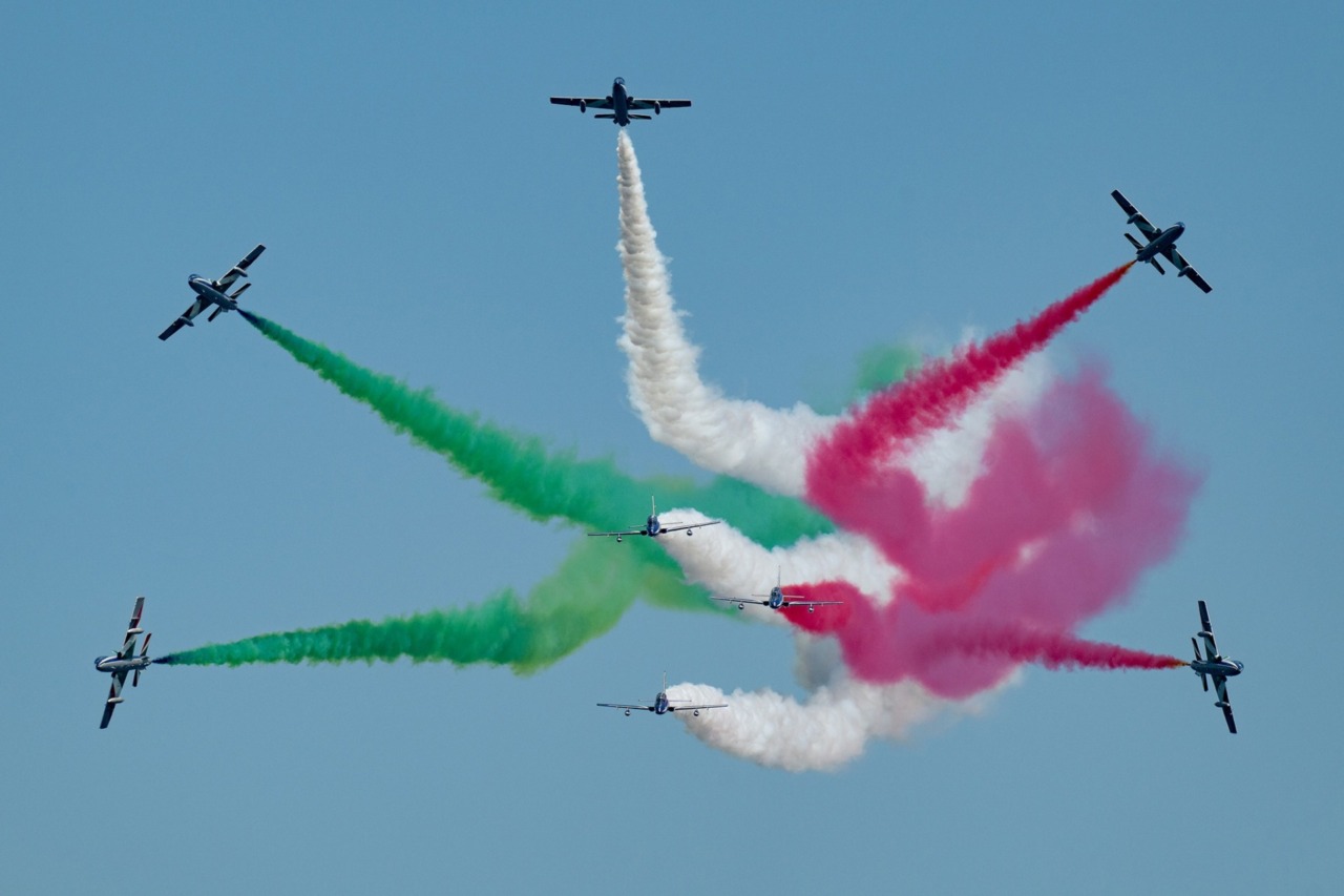 Frecce Tricolori, oggi Lecco alza gli occhi al cielo
