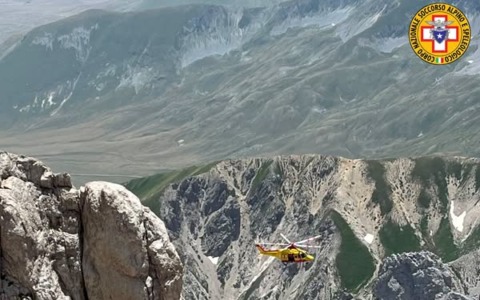 Paura sul Gran Sasso: alpinista di Lecco cade durante la scalata