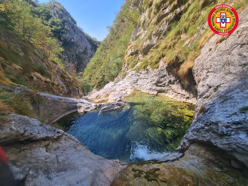 Lecco, escursionista infortunata nel torrente Caldone: recuperata con il verricello dall’elisoccorso